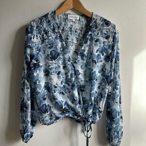 Bella Dahl blue floral blouse with smocking and drawstring waist women’s XS